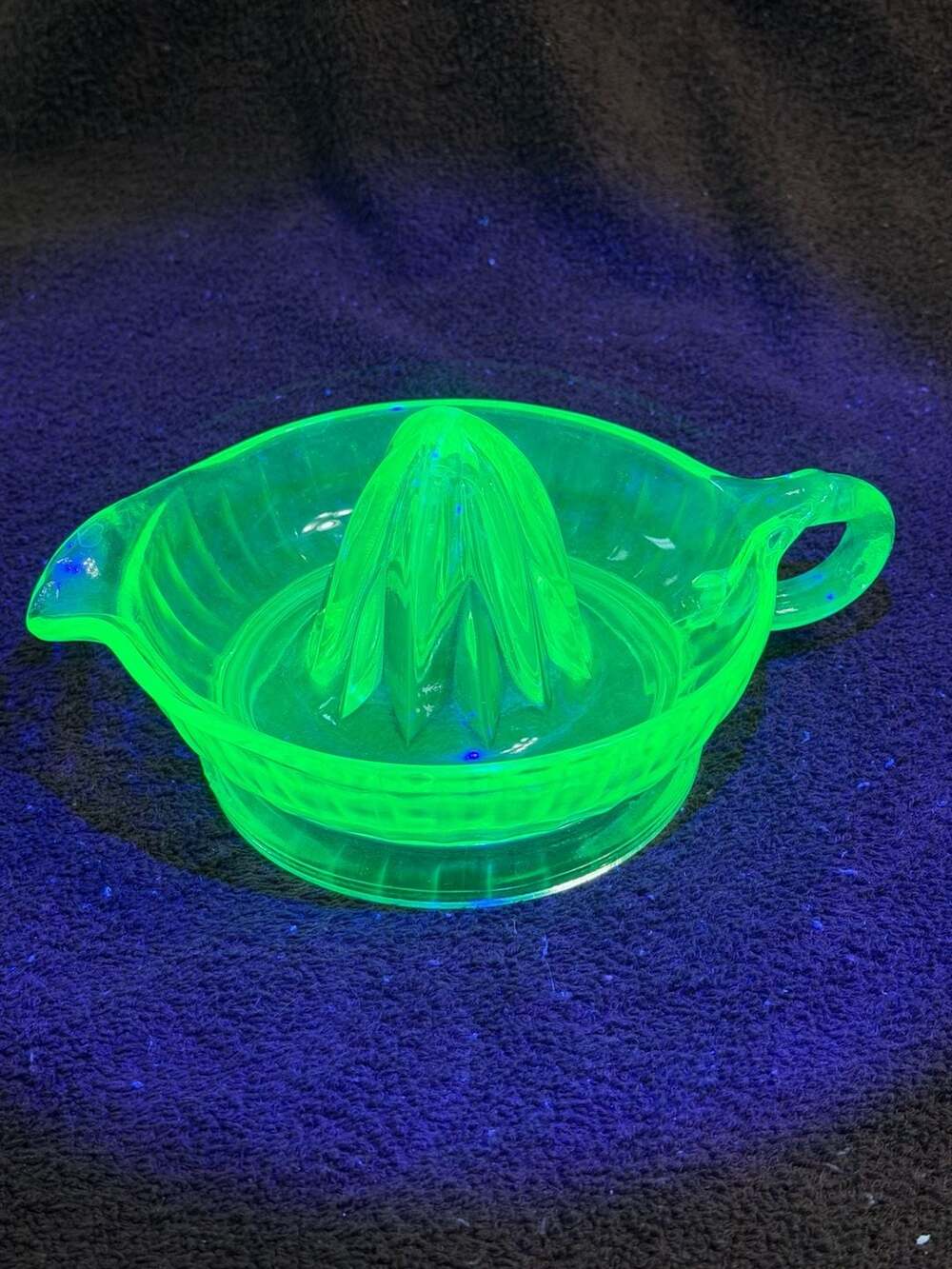 Vintage Depression Era Green Uranium Glass Citrus Juicer Reamer